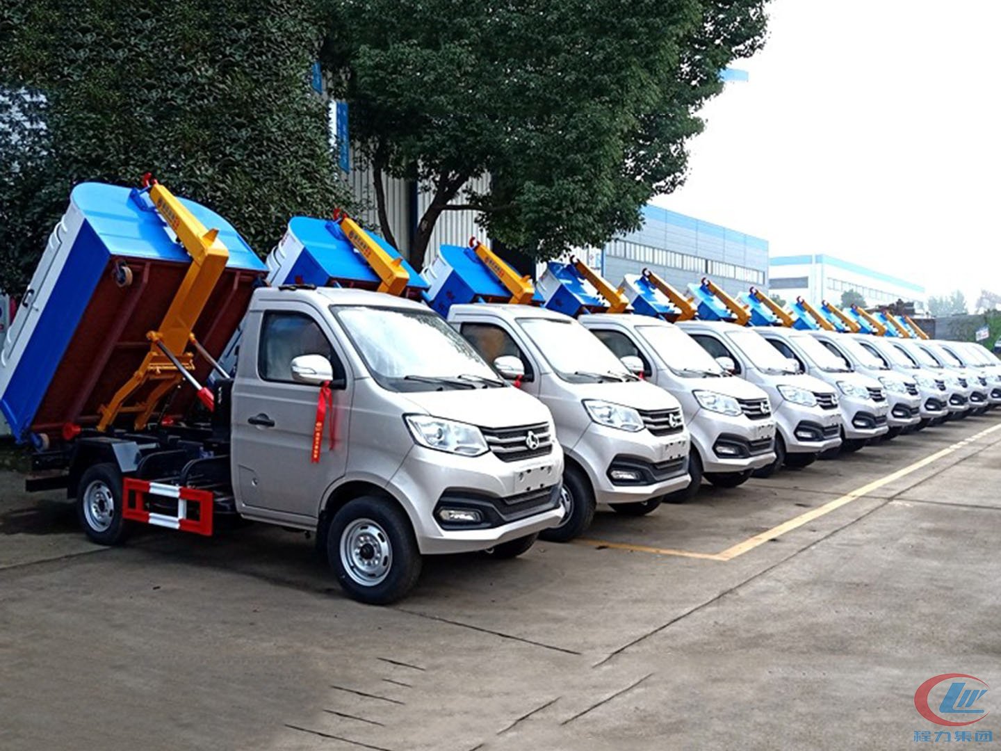 必博集团国六勾臂垃圾车批量发车