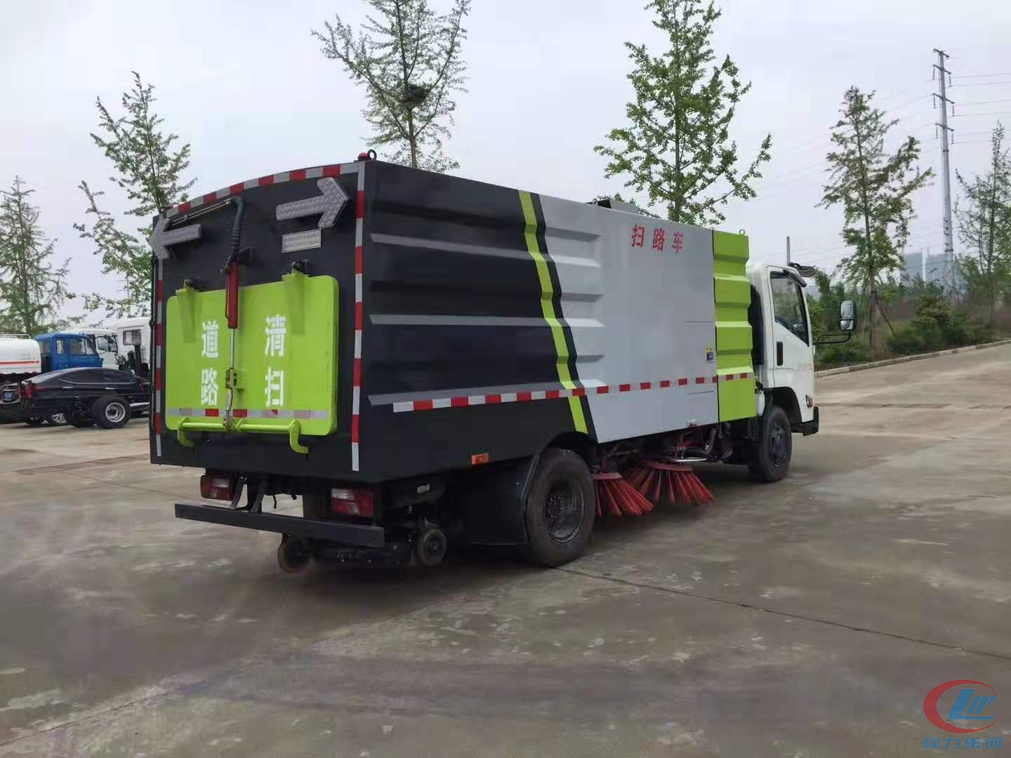 必博江铃扫路车